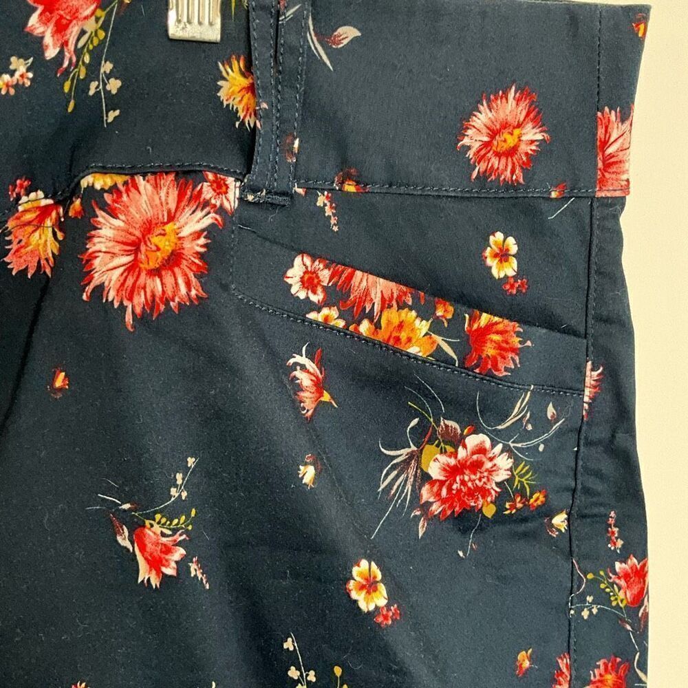Torrid Womens Plus Size 26 Sateen Floral Shorts Black Pink Red Roses Belted - Picture 4 of 13